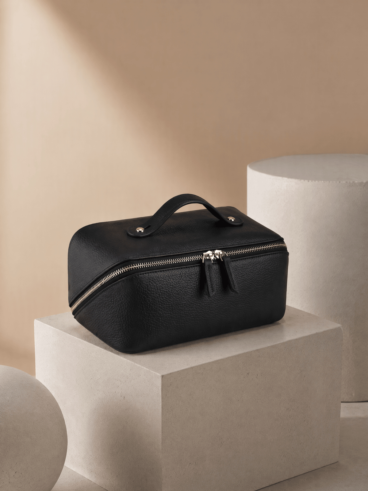 Traveler Leather Organizer Pouch